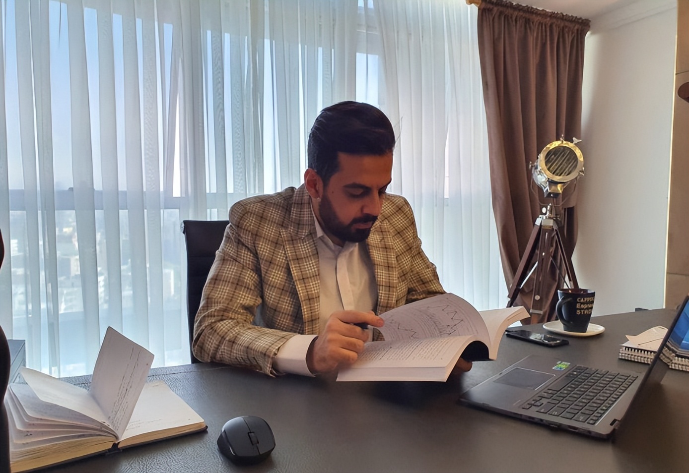 亏惨了！290万美元拍下的“天价推特”NFT，如今报价仅280美元？