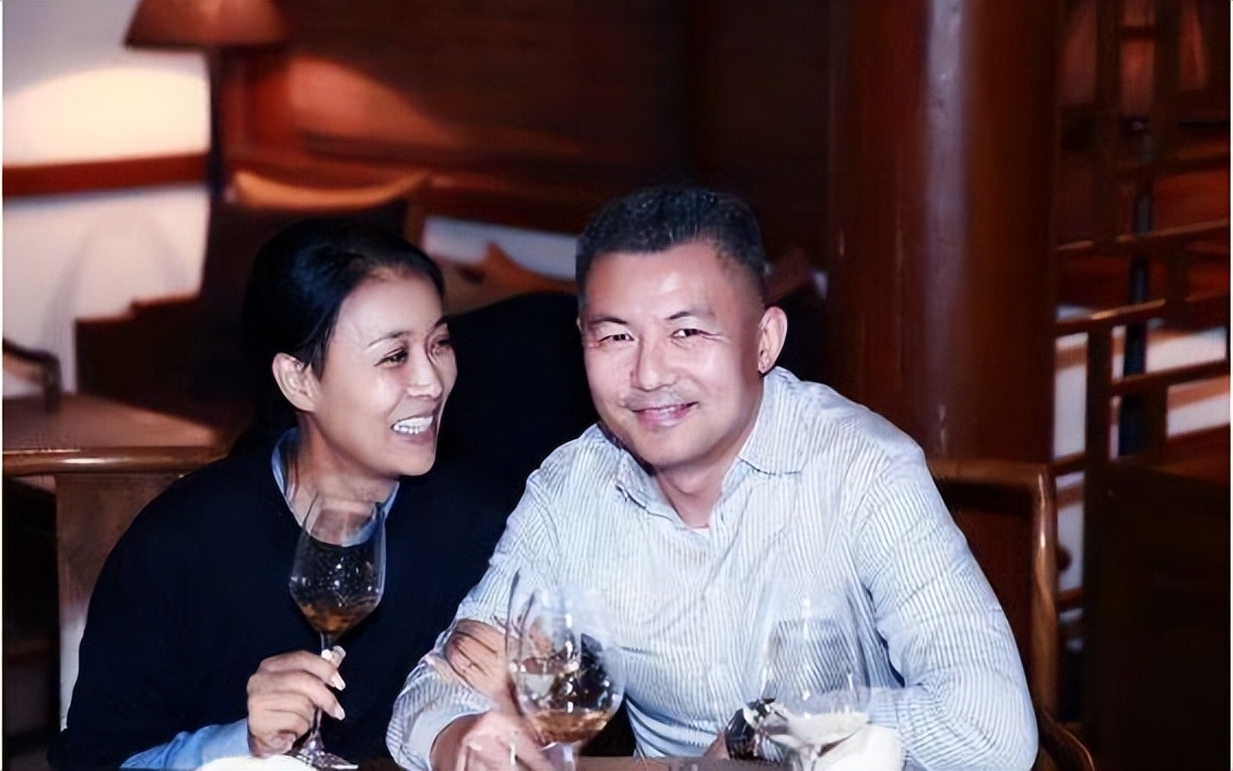 高峰为什么没去世界杯(前国脚高峰:曾与那英恋爱10年,未婚生子却分手