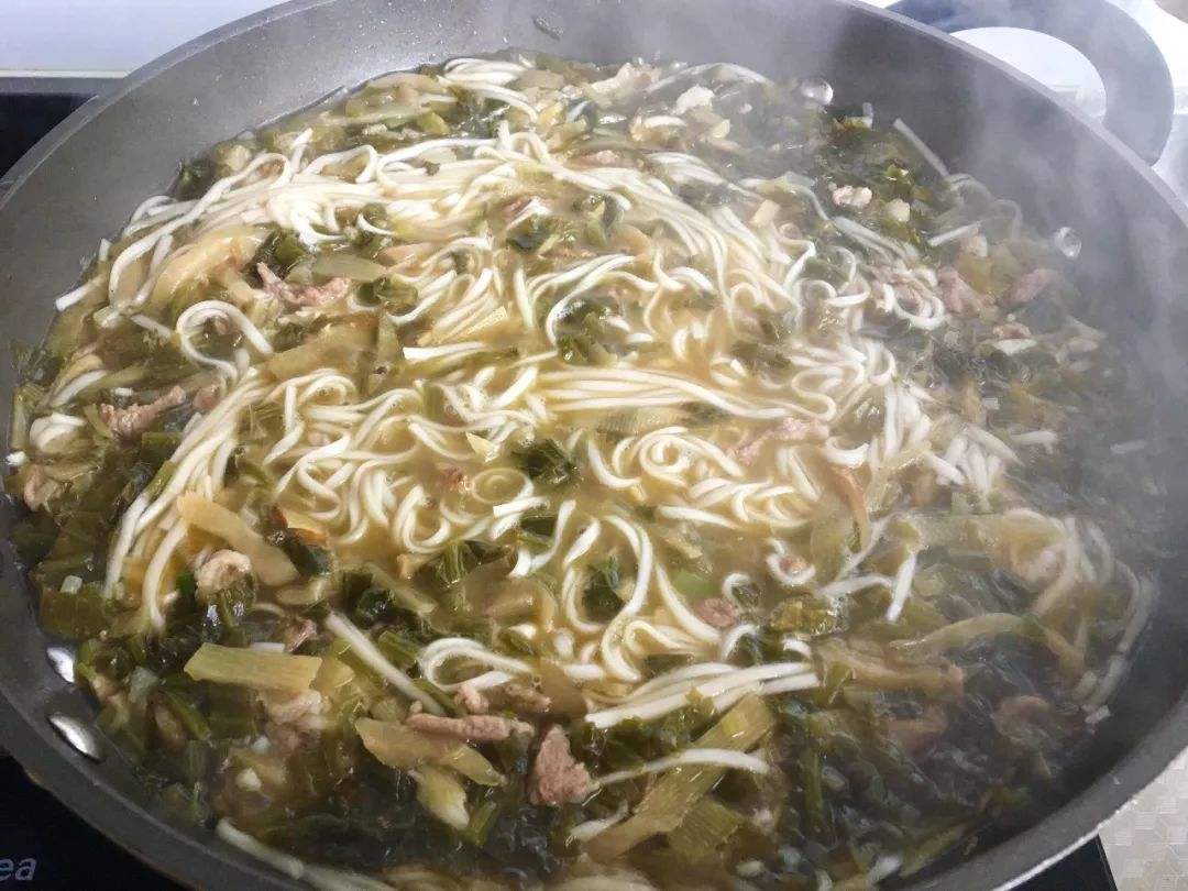 据传吃咸菜会致癌？究竟还能不能吃？要想没有健康风险，谨记2点