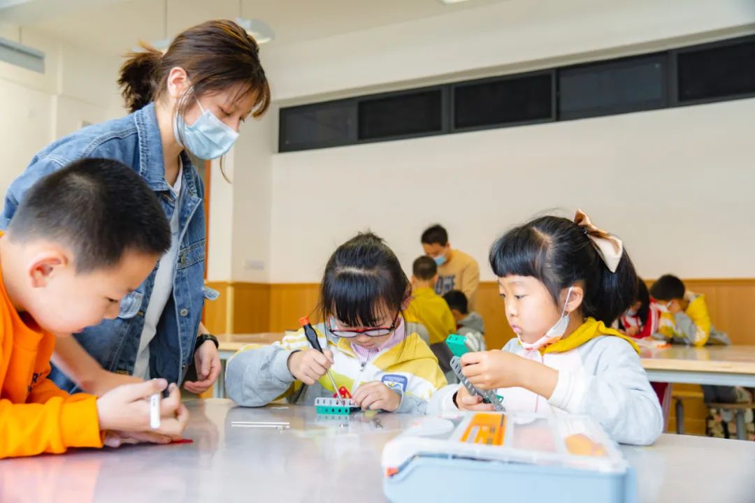 用心托管 安心托付丨双流实小外国语学校周末托管