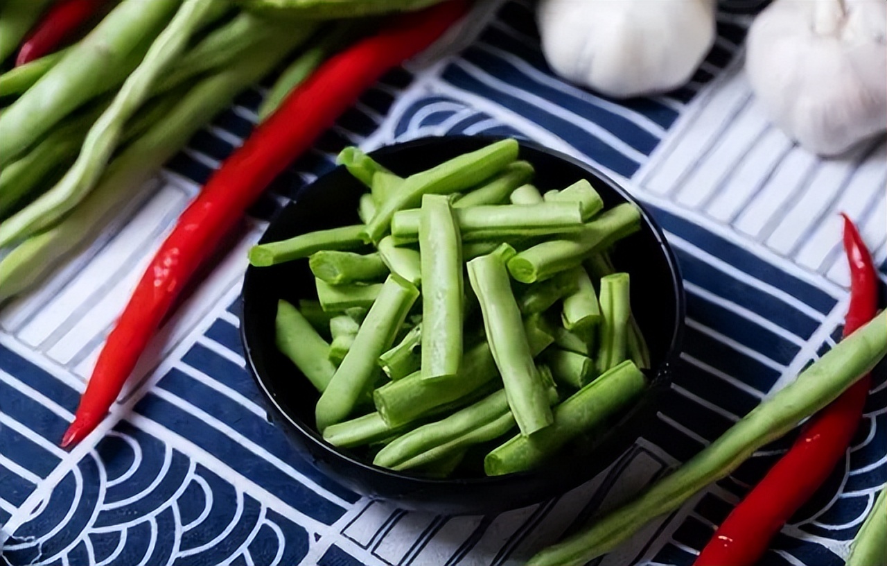 医生：这7类蔬菜或自带“毒素”，吃前尽量焯水，再懒也不能忽视