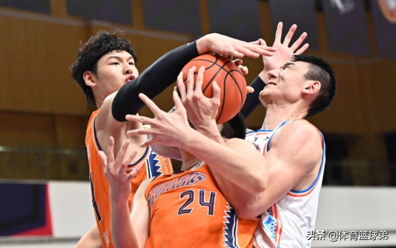 nba和cba哪个防守严(三双王透露，CBA的对抗已反超NBA，外援需要获得应有的尊重)