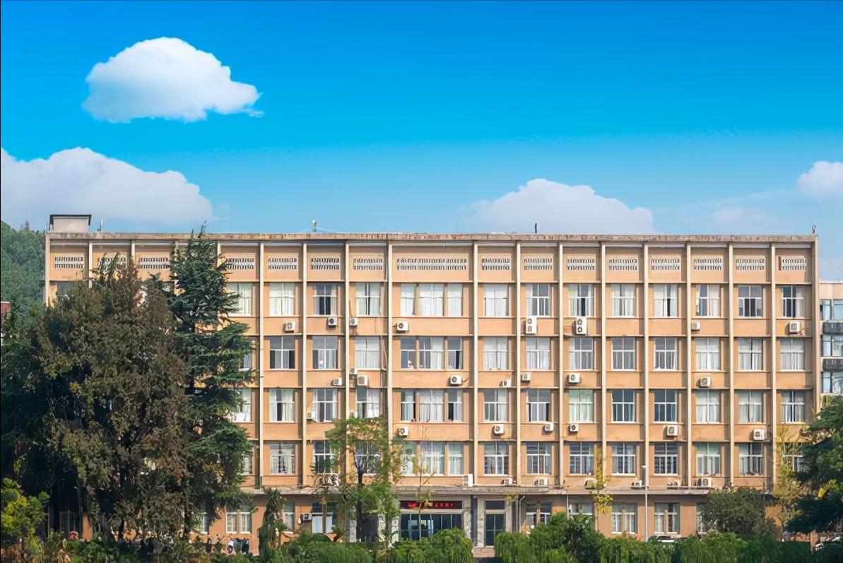 湖南高校排名更新，湖南大学不负众望，一所“双非”高校证明自己