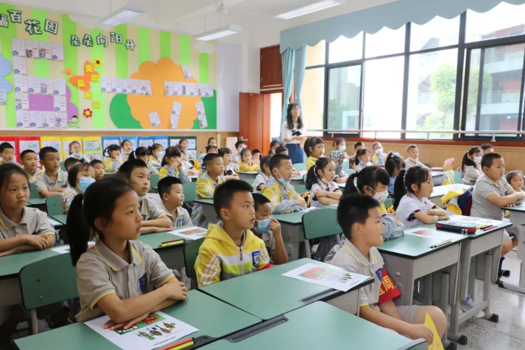 实验小学外国语学校与机关幼儿园携手开展幼小衔接交流体验活动