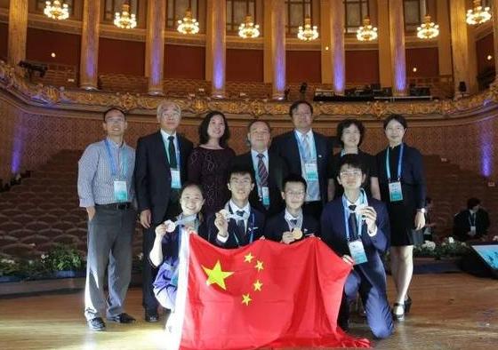 深圳这所中学厉害了！有7名学生有望提前被清华北大录取