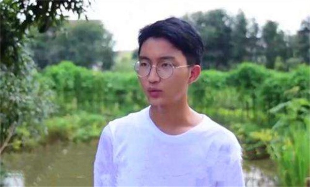 何润琪：带着妈妈遗照上清华，这个湖南文科状元的故事让人唏嘘