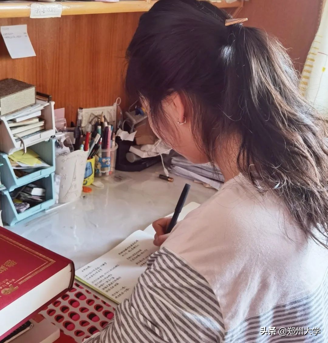 求是 担当 | 疫情防控中郑大学子的静气！