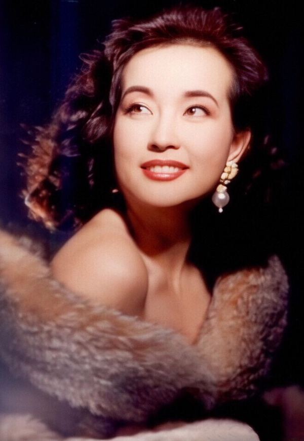 50年代出生的内地女明星，总有一种蓬勃生命力的美，璀璨夺目