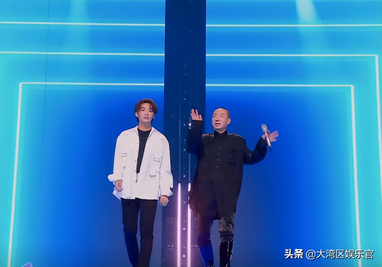 《为歌而赞》11期梁龙夺冠，音符超李玟龚琳娜，评委一语道破真相