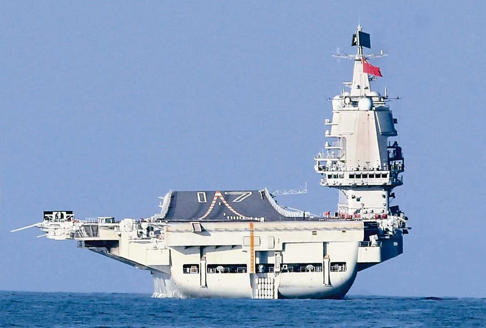 本福德號無視警告穿越臺海,解放軍採取行動,山東艦航母現身臺海