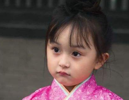 00后童星长大面临尴尬，有人资源逆天，有人高颜值无人捧，意难平