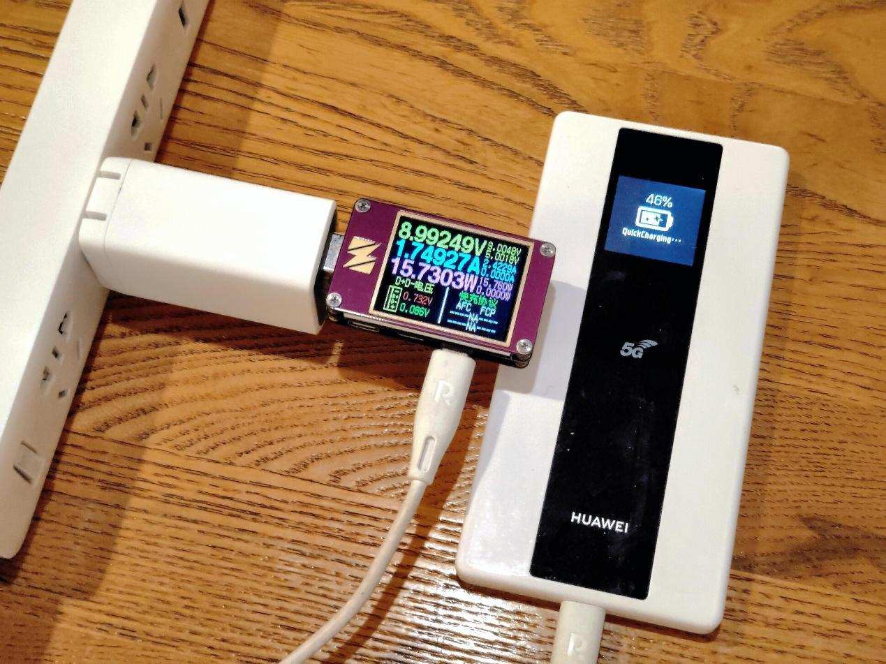 比原装充电器单口强，Anker 65W三口超能充上手体验