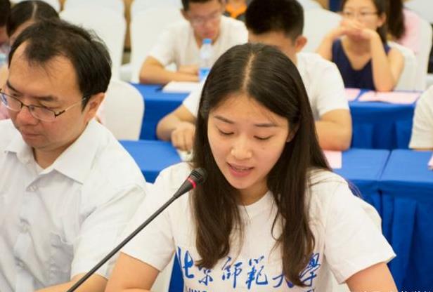 人类高质量请假走红，请假理由浪漫又唯美，大学老师直接给假