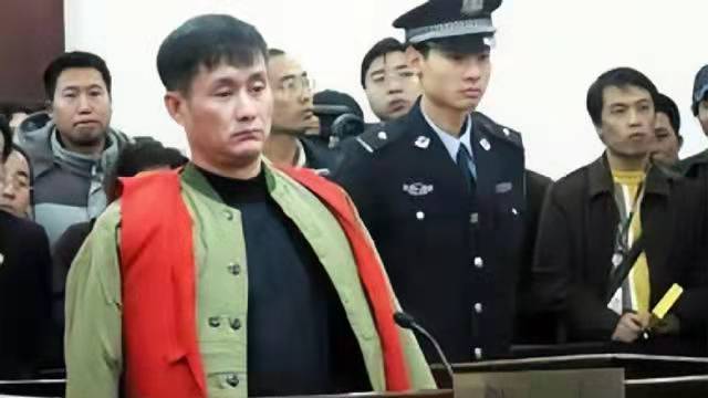 罪恶五兄弟：2003年，五兄弟制造持枪爆炸抢劫运钞车案，均被正法