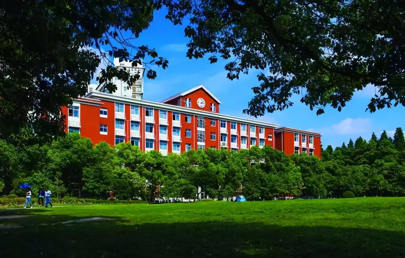 上海“男神”检察官：屡办大案要案，3次荣立二等功，获国际关注！