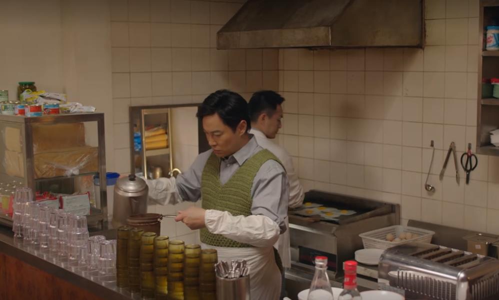 看了1集《狮子山下的故事》，我难掩兴奋，总算有部像样的港剧了