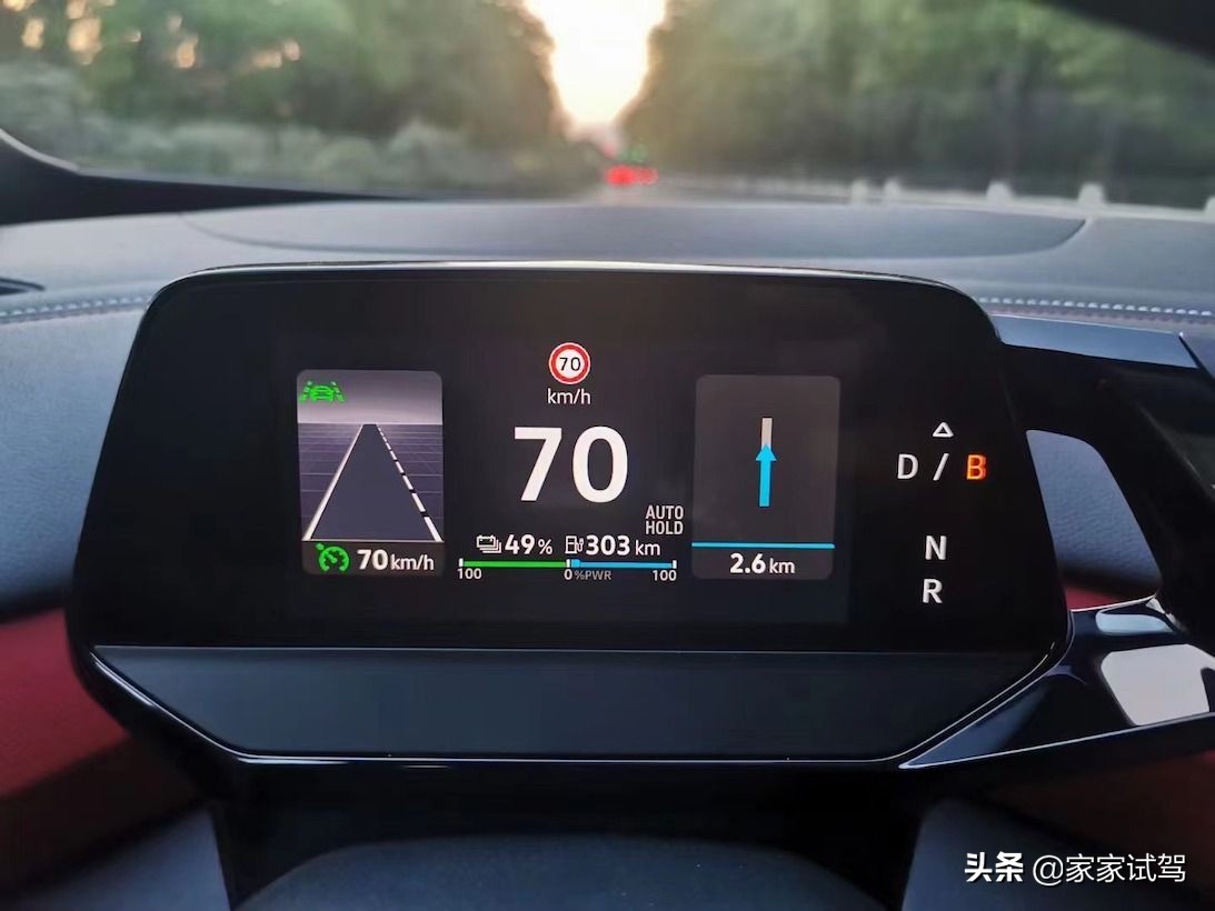 触电内卷必须挑三捡四？一汽-大众ID.4 CROZZ趣味挑战Model 3
