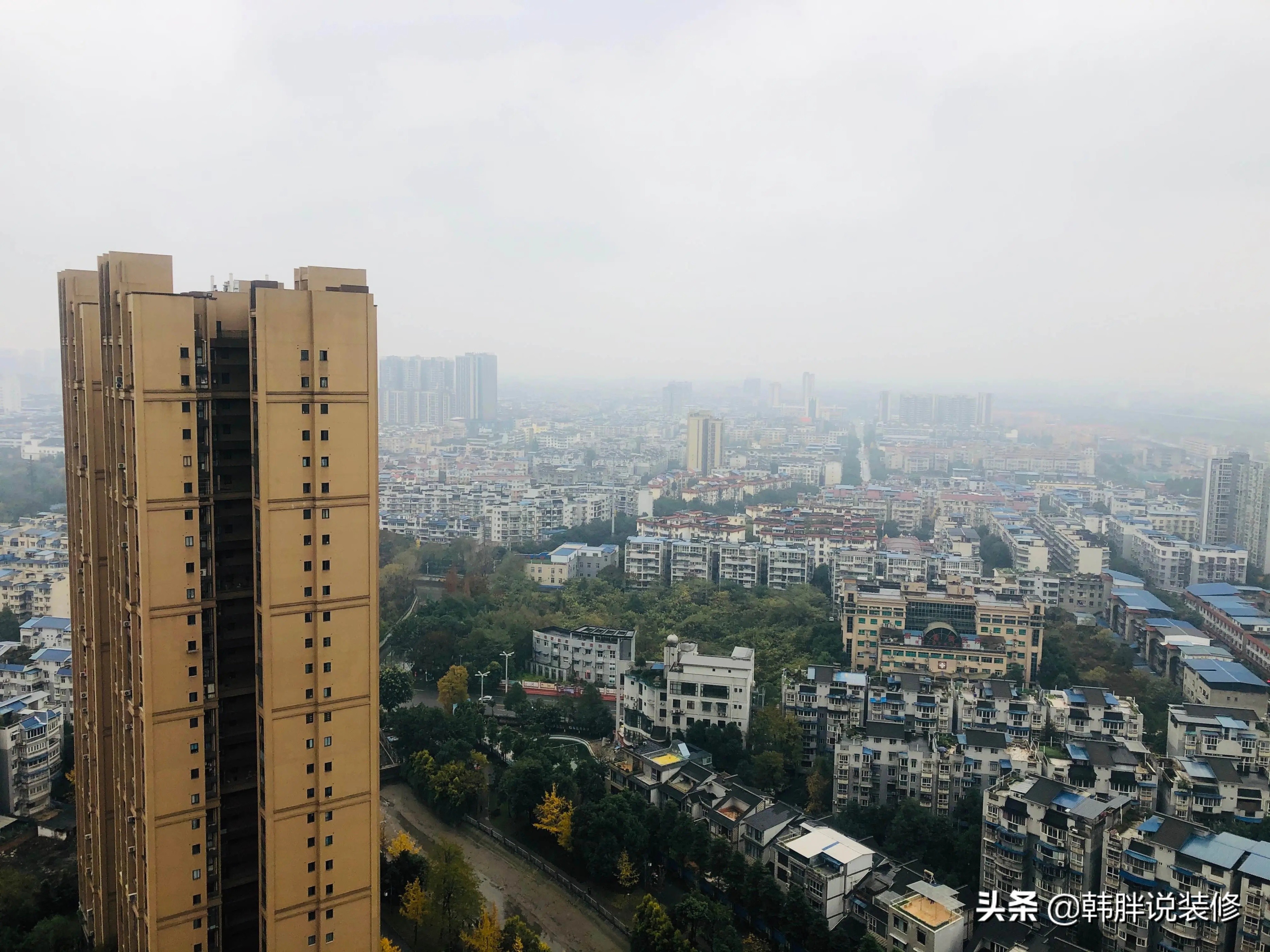 一楼住了3年，简直是苦不堪言，无奈搬到顶楼，生活得到极大改善