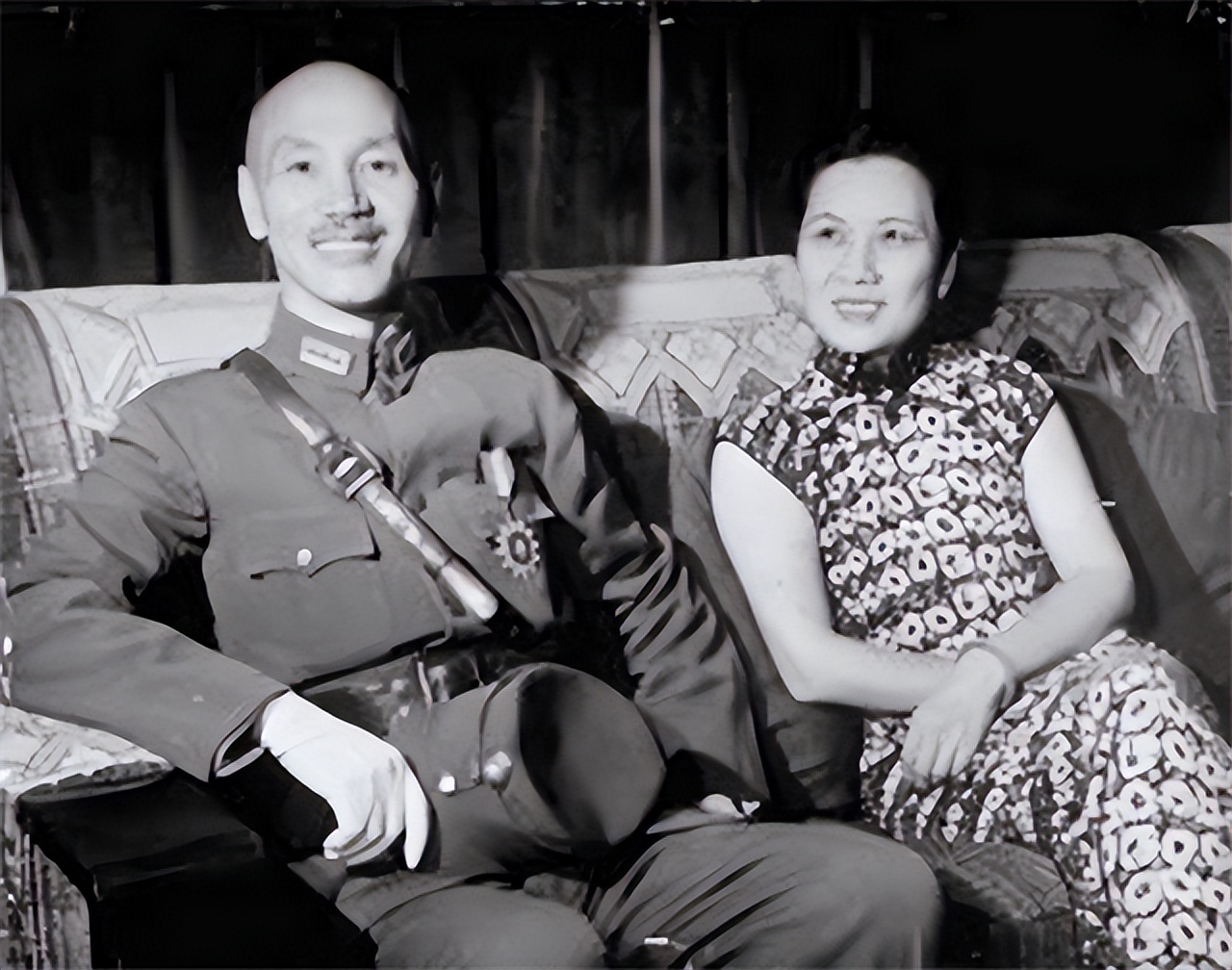 蒋介石临终遗言，对着蒋经国说出囚禁张学良的原因：不能放虎归山