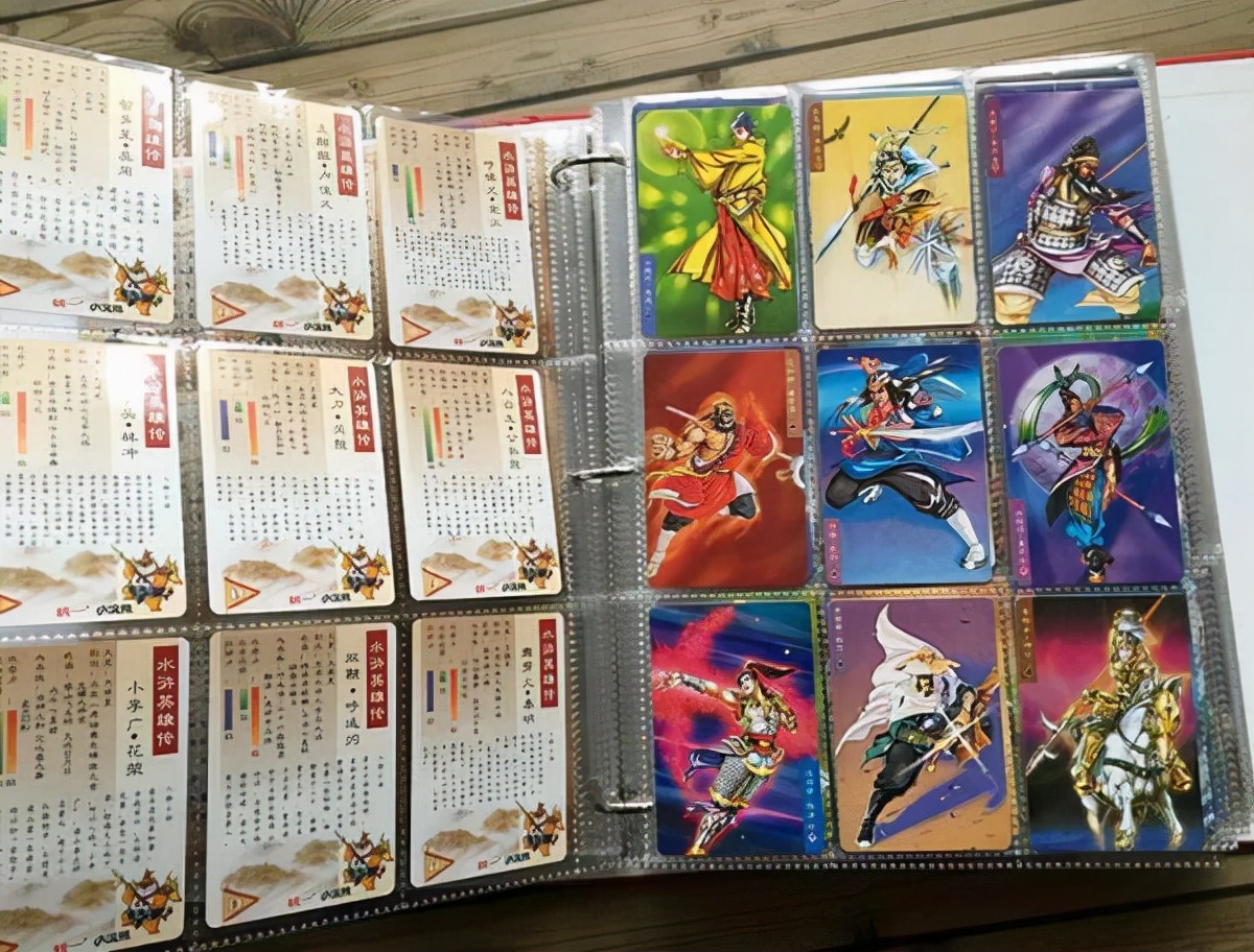 小学生买奥特曼卡片（20元的奥特曼卡片）