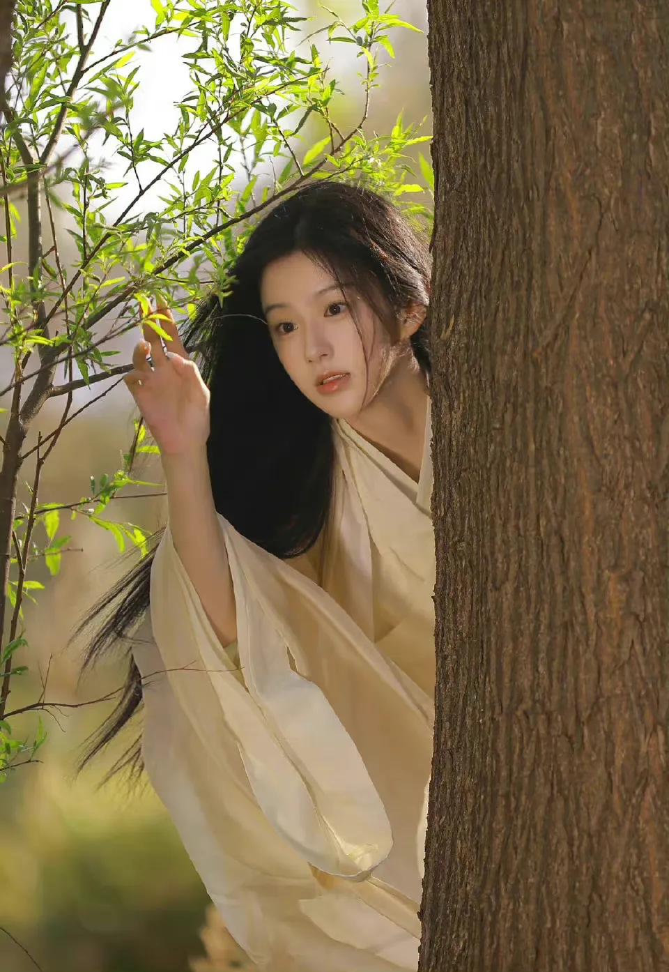 02年小花包上恩的古装造型,有一种别样的美,柔情似水,佳期如梦