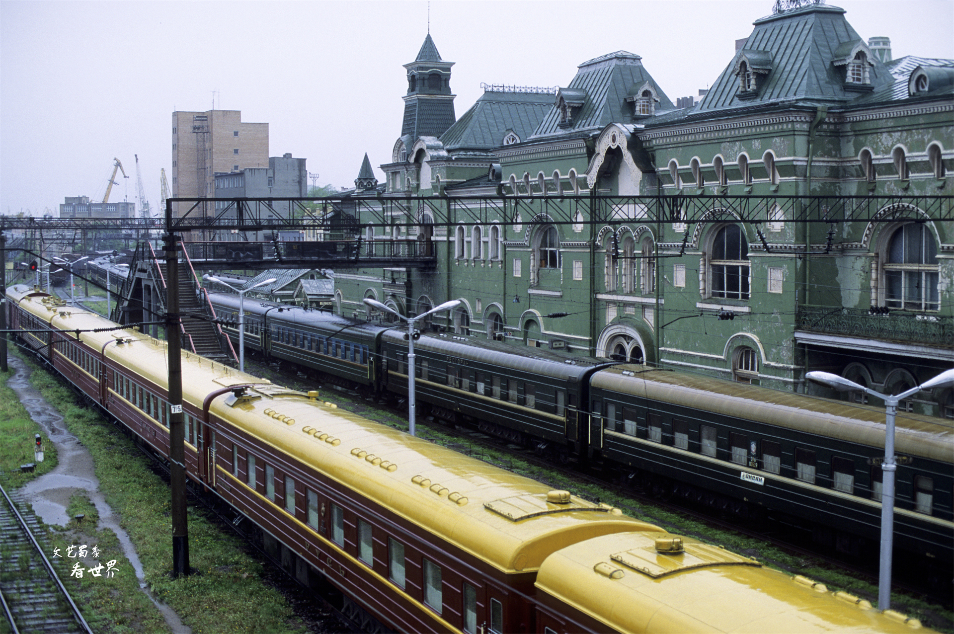 中国k3次列车,全程约需127小时,途径3国,票价近6000,一票难求