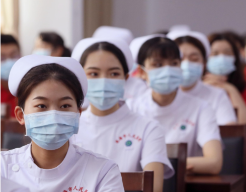 大学男生的“理想女友职业”排名，教师稳居榜首，幼师排名不理想