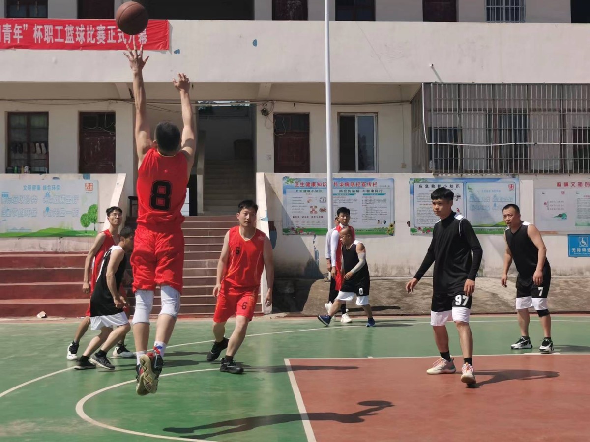 江西省人民医院驻村工作队参加江洲镇“五四青年杯”职工篮球赛