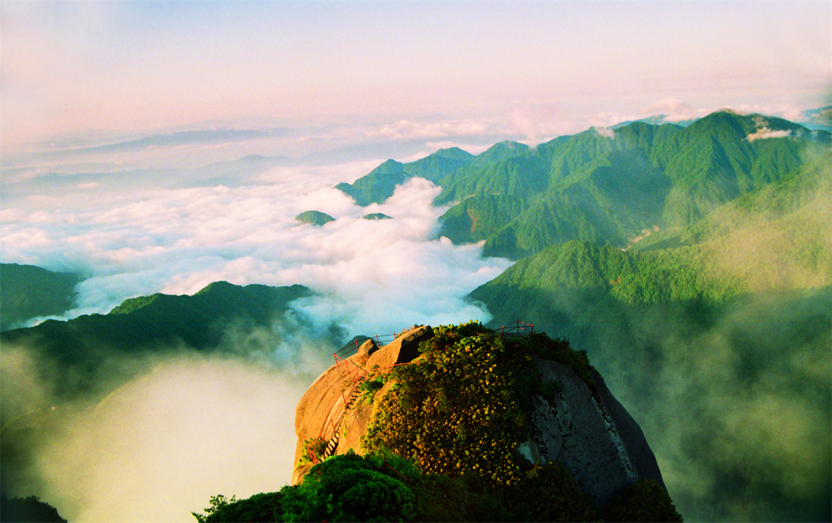 猫儿山风景图片