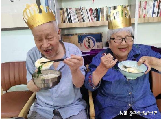70岁爷爷告：退休后千万不要去拜访，亲情、友情都不如真金白银