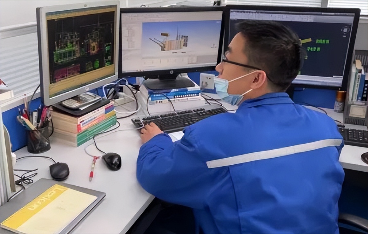 大学生出现白菜化现象，2200万岗位空缺无人填补，失衡原因是工资