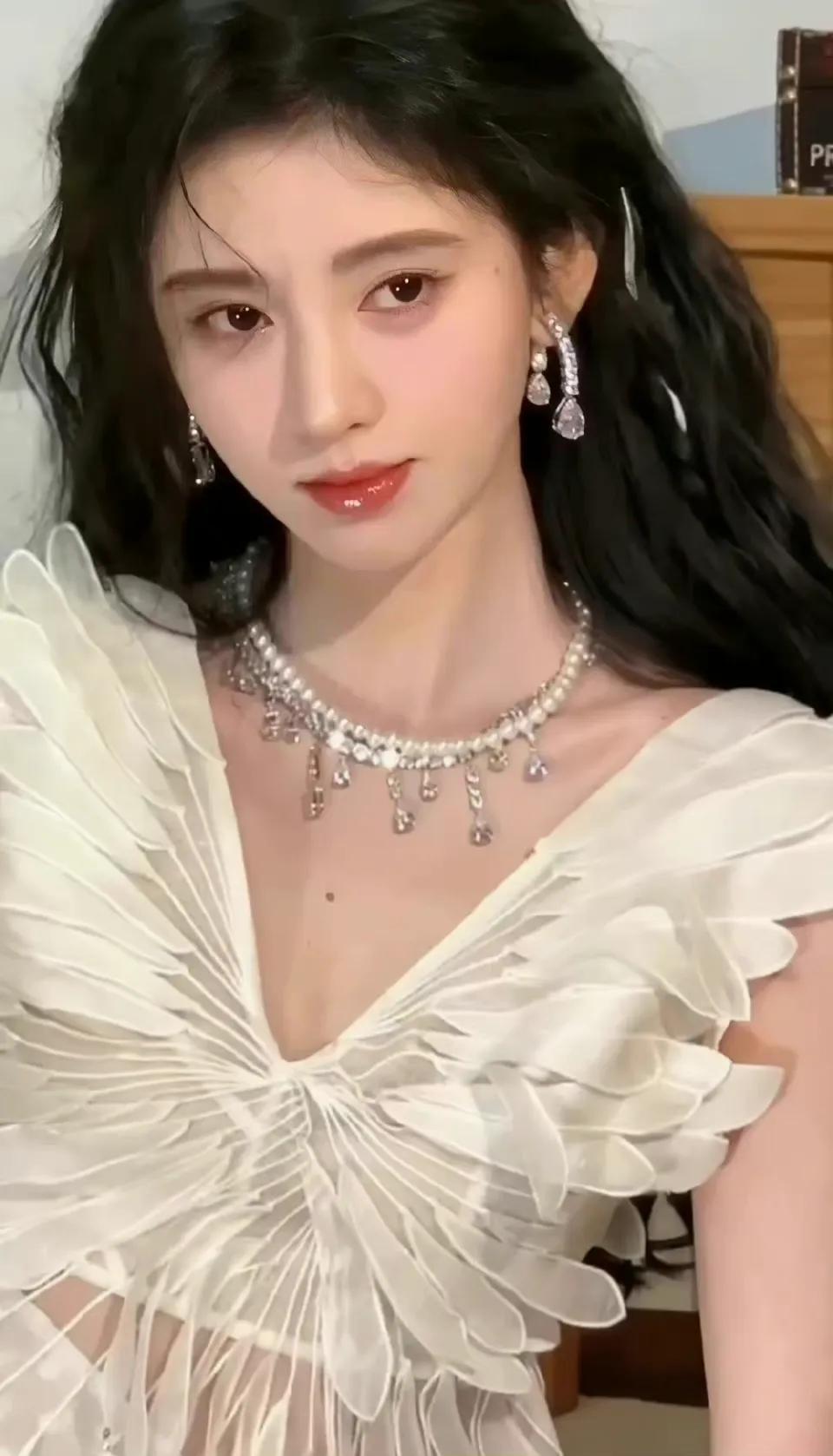 鞠婧祎仙女本仙了属于是