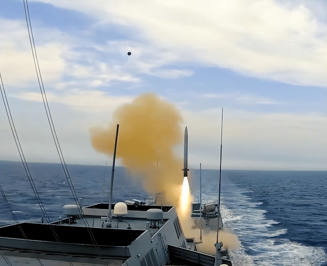 150�Ҷ�180�ң��й����պ�ӡ���Ĺ������Աȣ�����С�����������