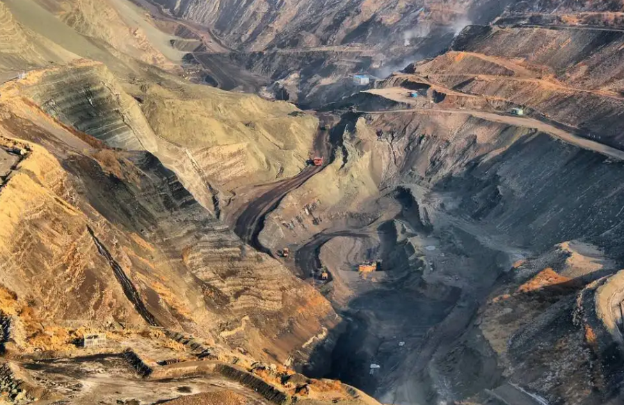 中国最大露天矿场，连续开采118年，亚洲第一“天坑”还能治理吗