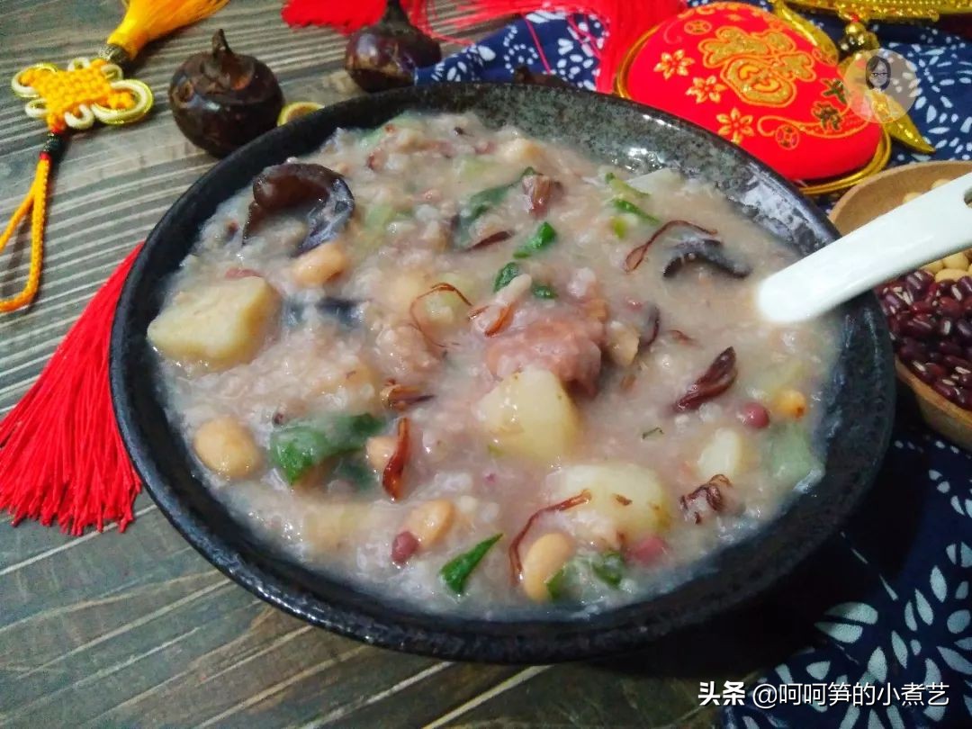 腊八到，香浓黏稠的腊八粥，温暖又治愈，甜党咸党你是哪一党？