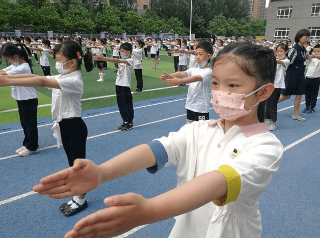 双减后学生期末成绩全A，学渣的自尊守住了，可家长却坐不住了