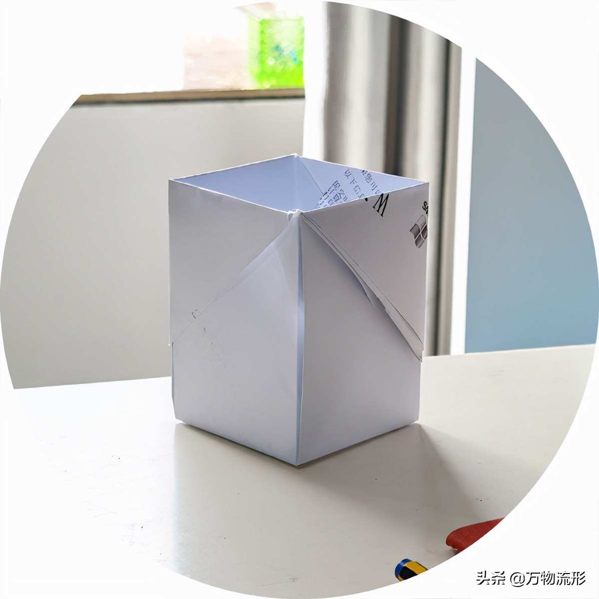 一张A4纸的折纸方法，折叠成八种桌面小收纳盒