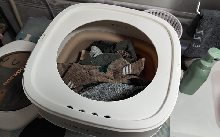 解决贴身衣物分开洗的烦恼，我选择它：大宇折叠洗衣机