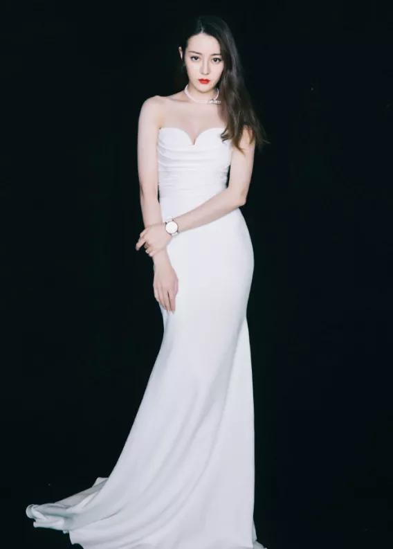 迪力热巴穿的这几套礼服你喜欢她哪一套快来评论一下吧