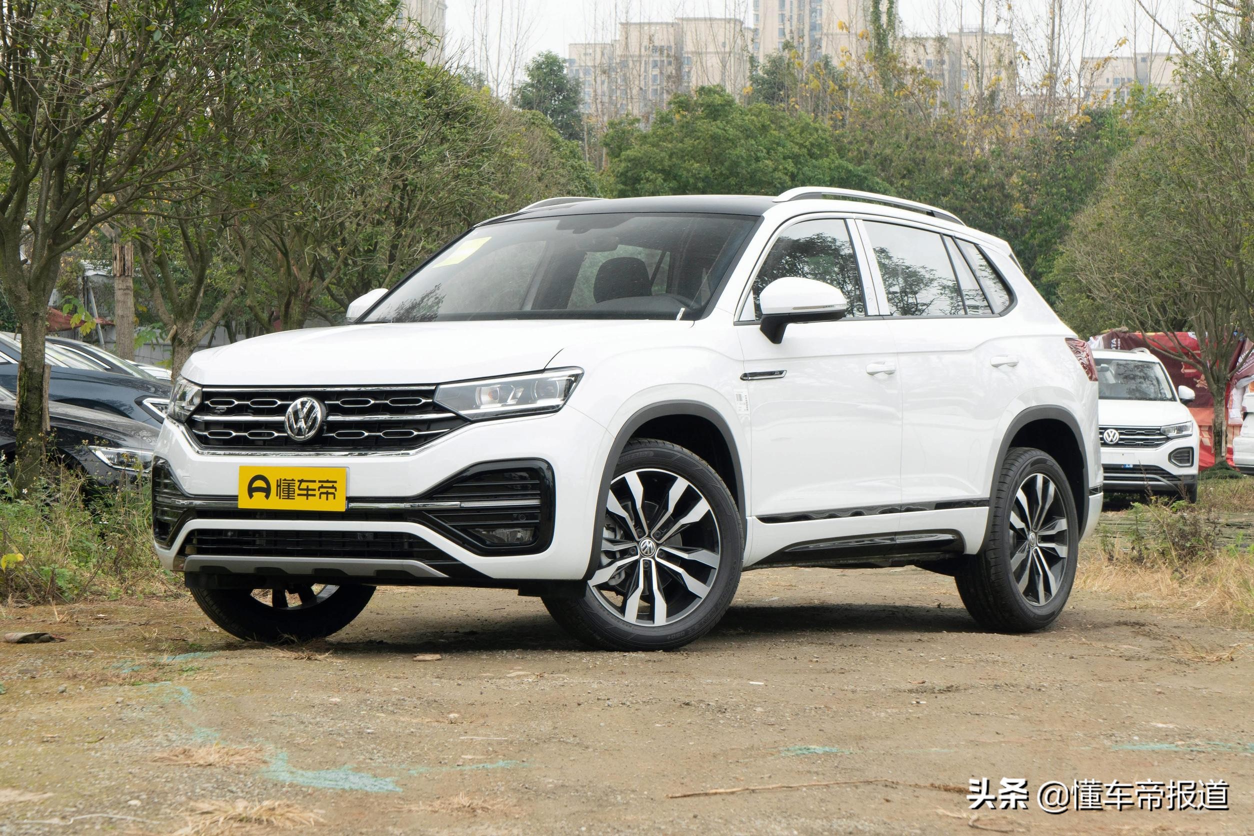 大众1.4T发动机机油加注口位置图解（新车适用）