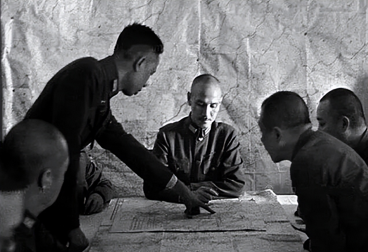 1949�꣬�Ҿ����Ĵ�������һ�����У�Ϊ�δ��¾�������������