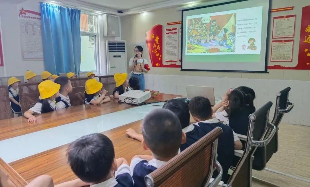 經典代代相傳——渭南市第一醫院黨員志願者走進瑞夢幼兒園開展黨史