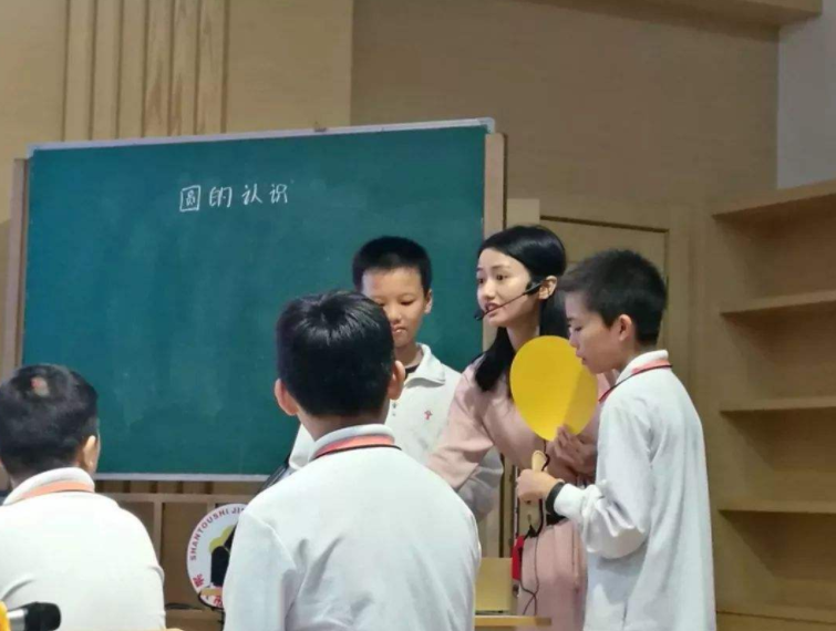 小学教育VS学前教育，哪个就业前景更好？听听过来人怎么说