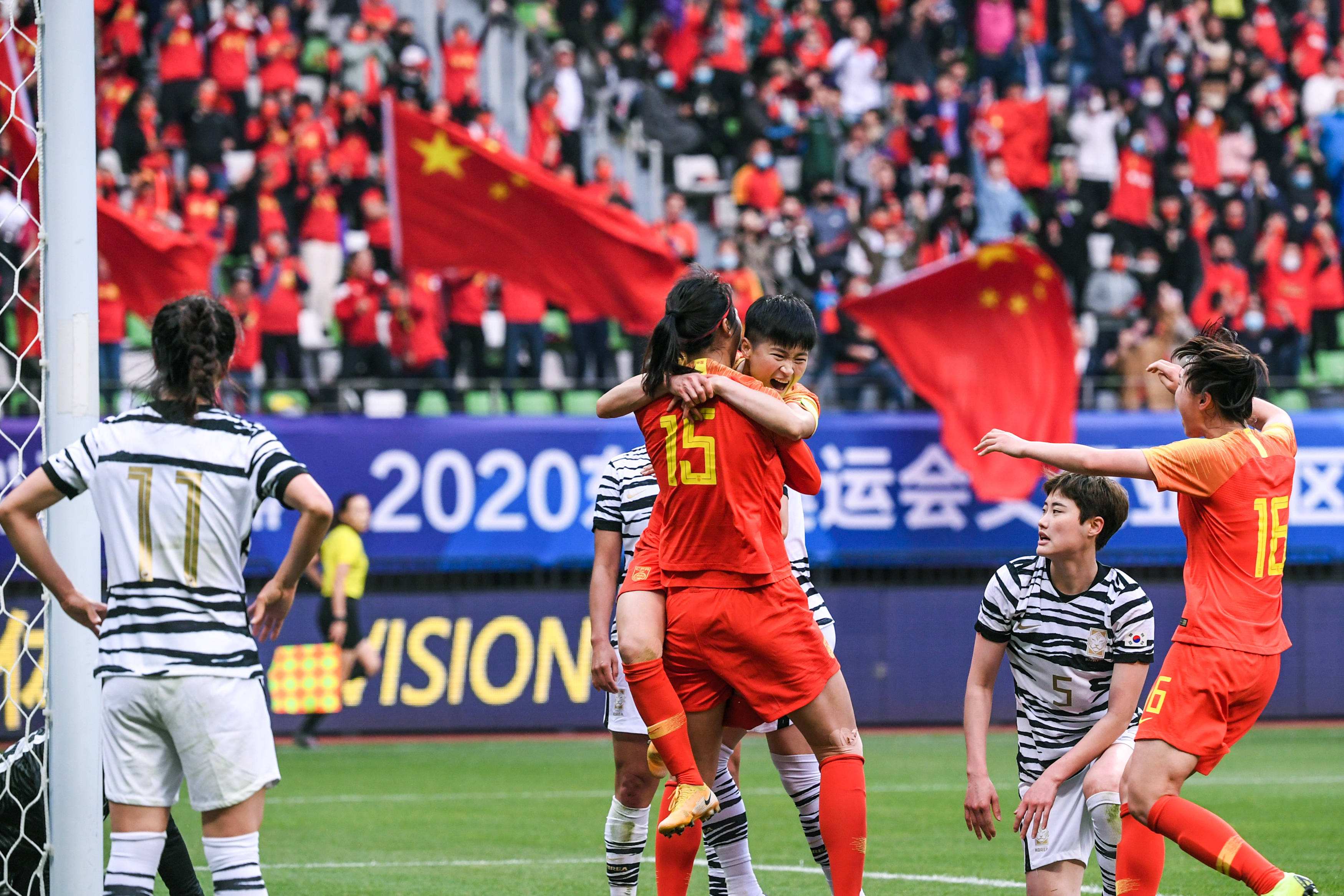 只比较在国家队收入，中国男女足谁的收入更高？