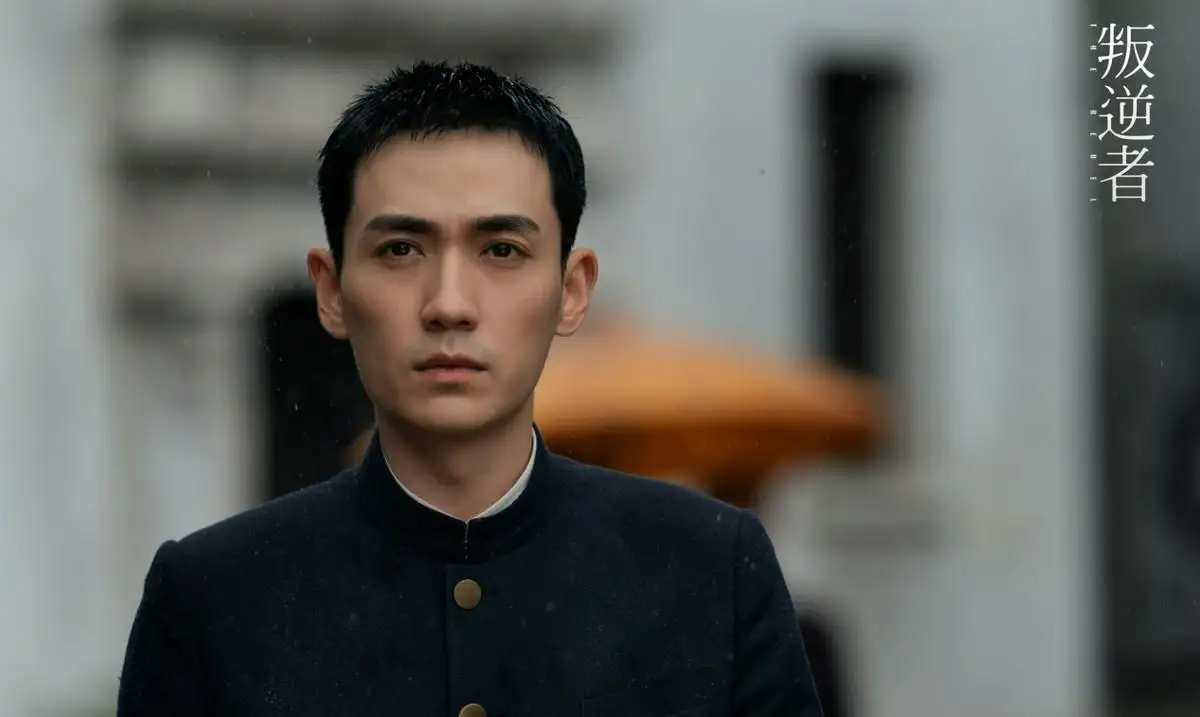 “小公爷”朱一龙，曾跑龙套10年，30岁逆袭成顶流，戏外仍未婚