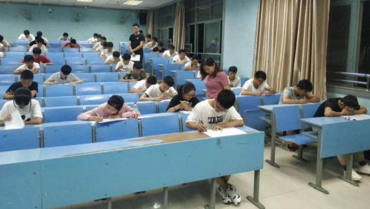 大学生毕业难度加大，2022年或将实行，学生提前了解有好处