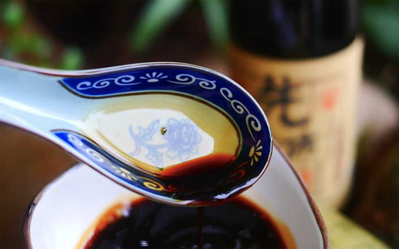 買醬油，別盯著生抽老抽，5款“非遺”醬油優(yōu)先考慮，用料很純正