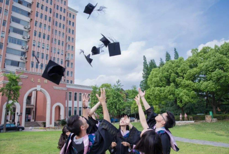 原来大学也有“江湖绰号”，虽然听上去土里土气，但确实生动形象