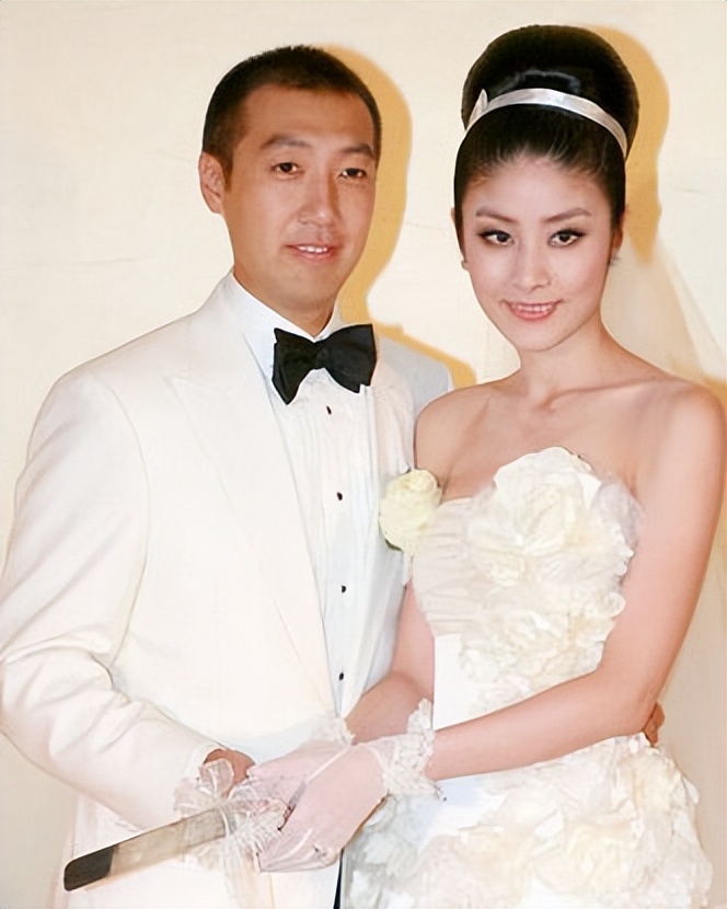 但也有许多能够携手走到最后的情侣,刘建浩和陈慧琳就是其中之一.