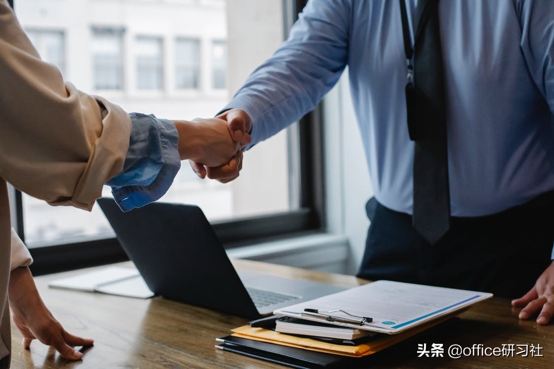 word方框里文字怎么分散对齐(Word合同文字对齐敲空格？1分钟教你搞定快速对齐技巧)